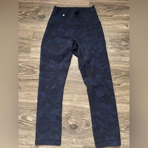 Women’s Lululemon Navy Camo Leggings - Size 2 Active Bottoms